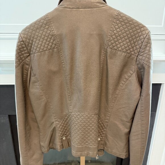 🩶 Black Rivet Moto Jacket 🩶 - Picture 5 of 10